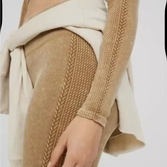 Offline by Aerie Gold seamless cable high waisted Leggings large - Picture 8 of 8